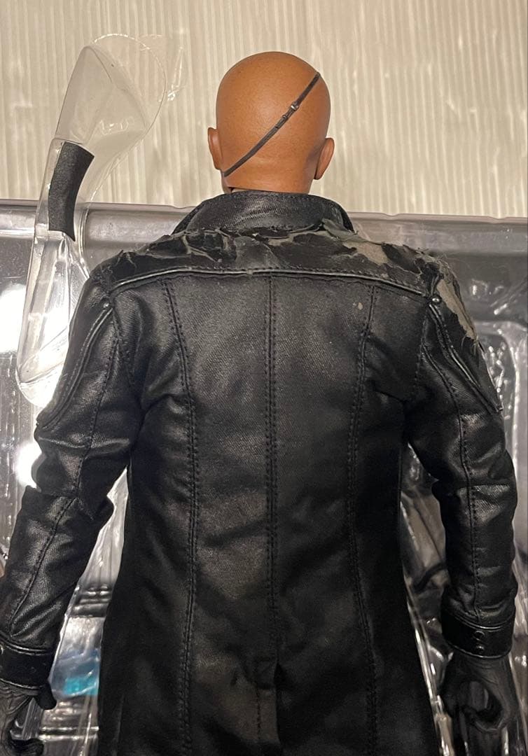 ホットトイズ 『アベンジャーズ』 １／６スケールフィギュア　ニック・フューリー