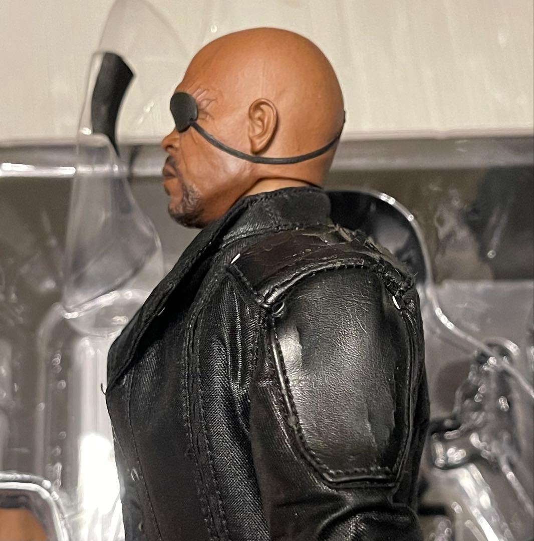 ホットトイズ 『アベンジャーズ』 １／６スケールフィギュア　ニック・フューリー