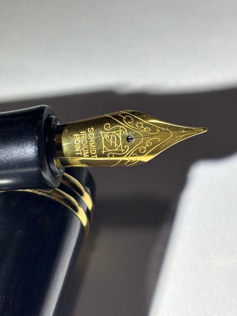 ワンチャー製ベークライト七宝万年筆