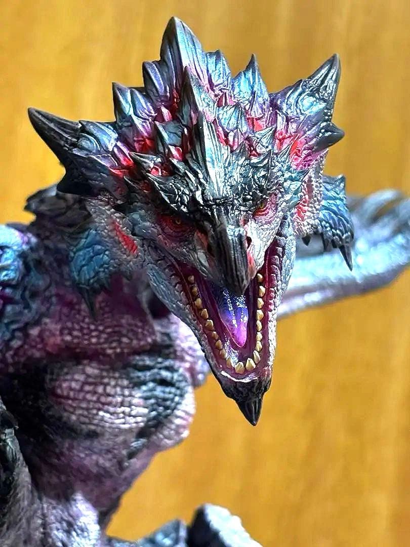 モンスターハンター リオレウス希少種 クリエイターズモデルと比較あり LED有
