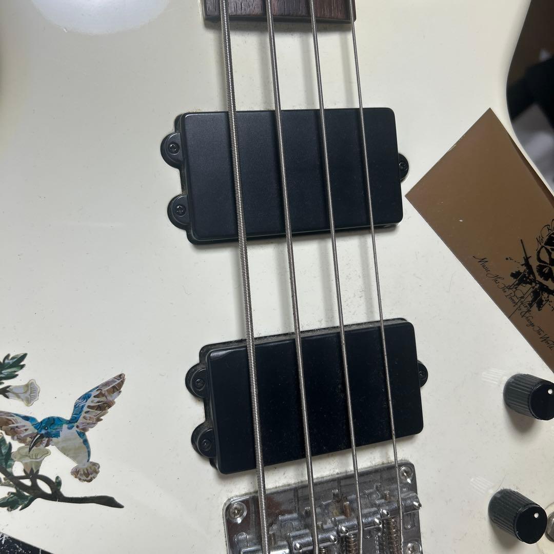 AriaproII エレキベース ホワイト