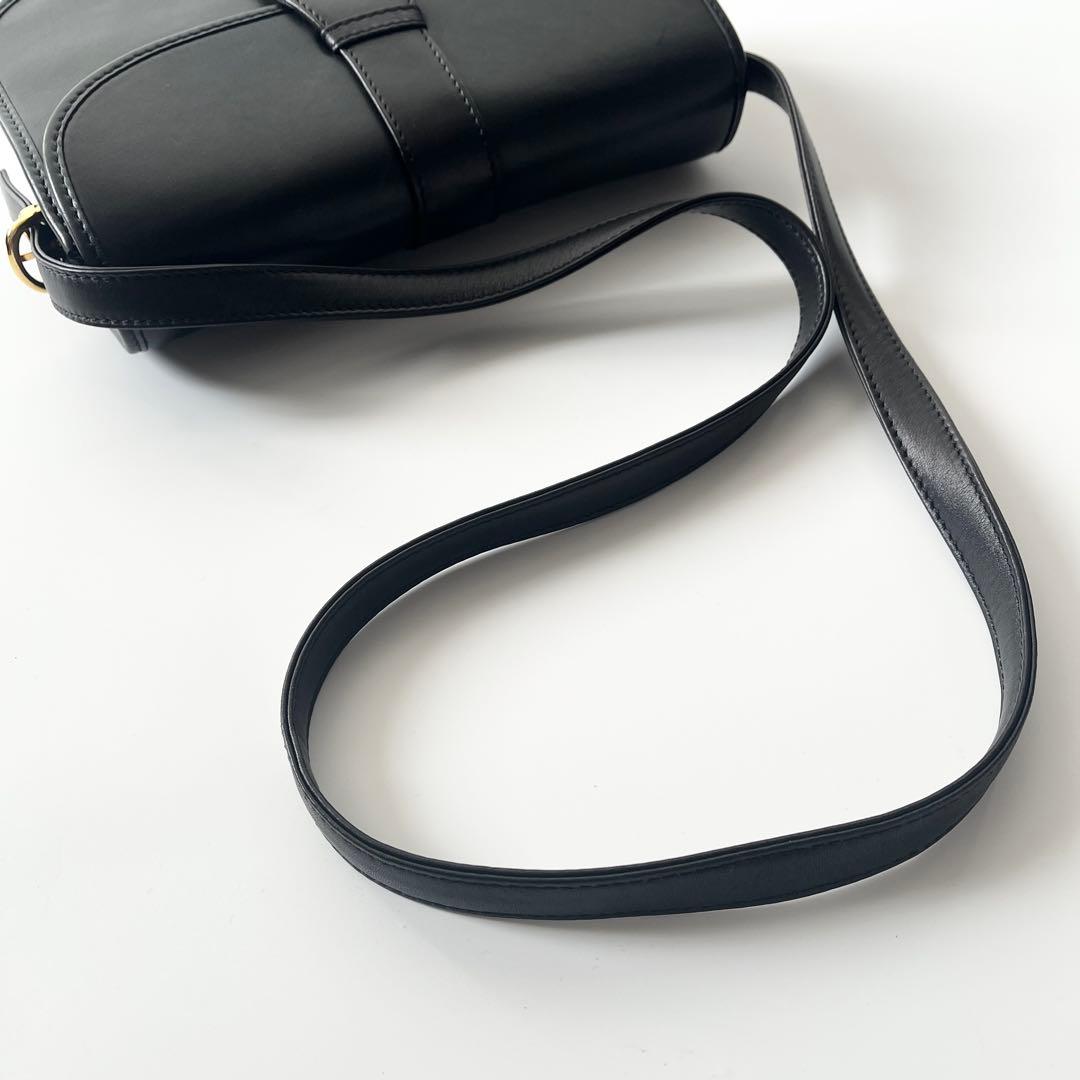 セリーヌ　ショルダーバッグ　ガンチーニ　レザー　ブラック　斜め掛け　イタリア製