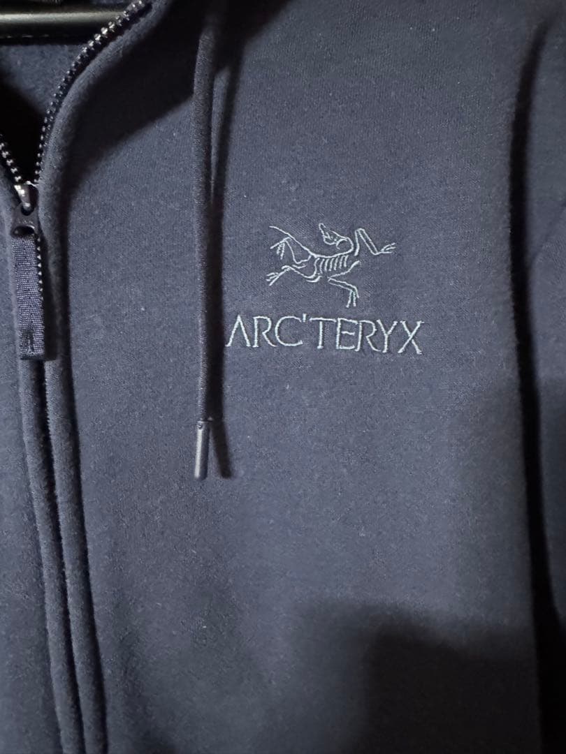 エンブレムフリースフルジップフーディARC'TERYX ブラックサファイア　S