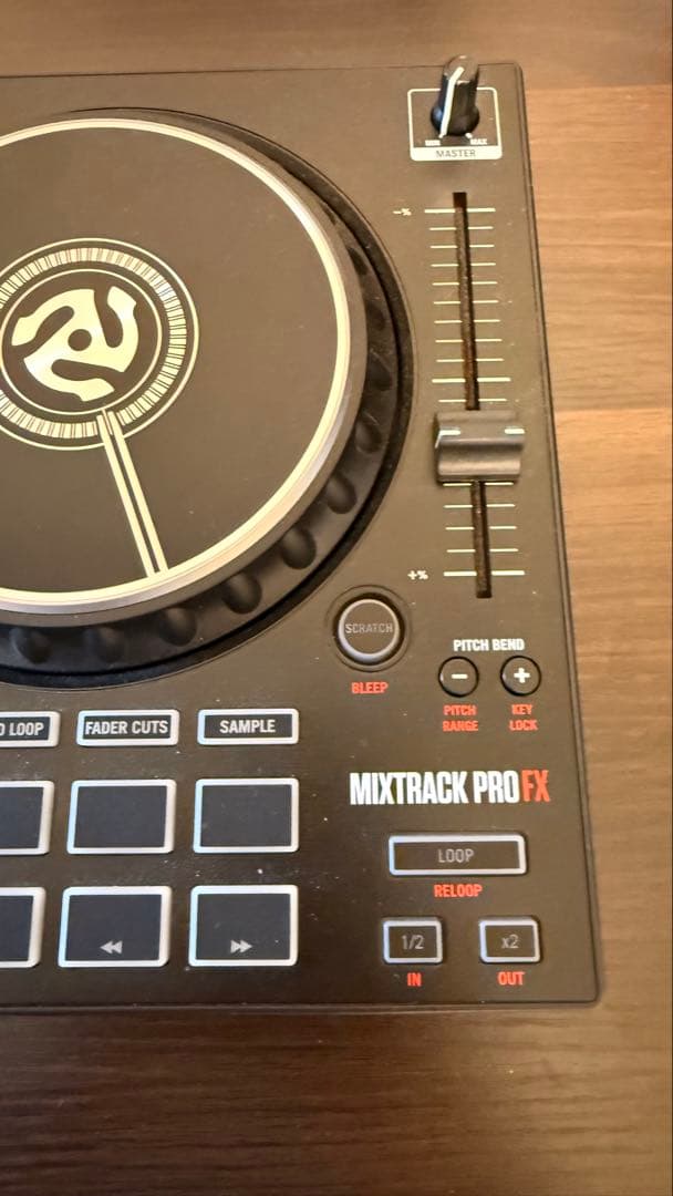 値下げ！Numark Mixtrack Pro FX DJコントローラー