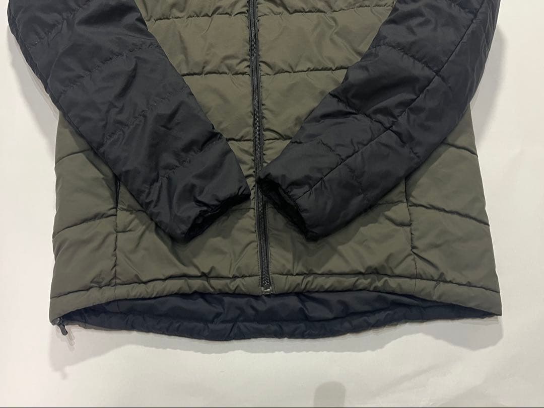 THE NORTH FACE　機能的なリバーシブル保温フーディジャケット