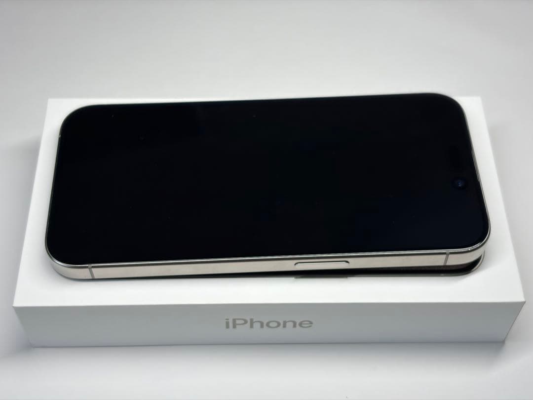 iPhone15 Pro ナチュラルチタニウム 256GB SIMフリー