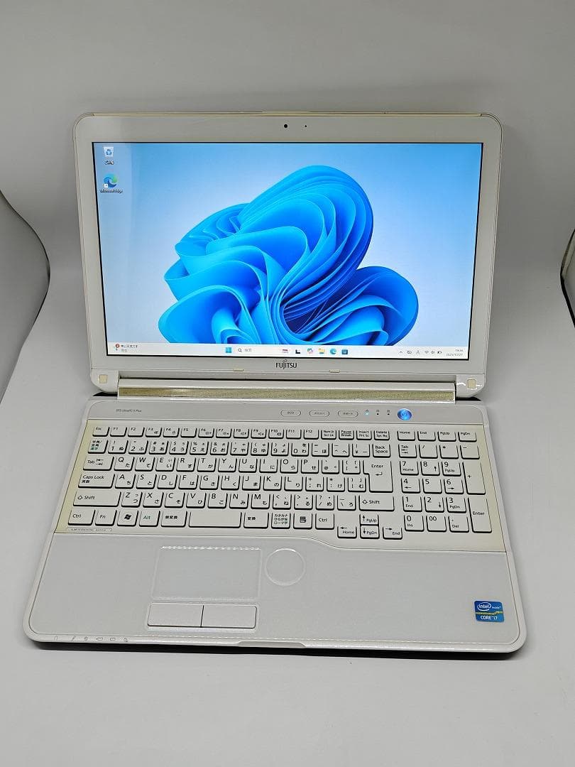 【FUJITSU】爆速 Core i7/新品SSD128GBノートパソコン F1