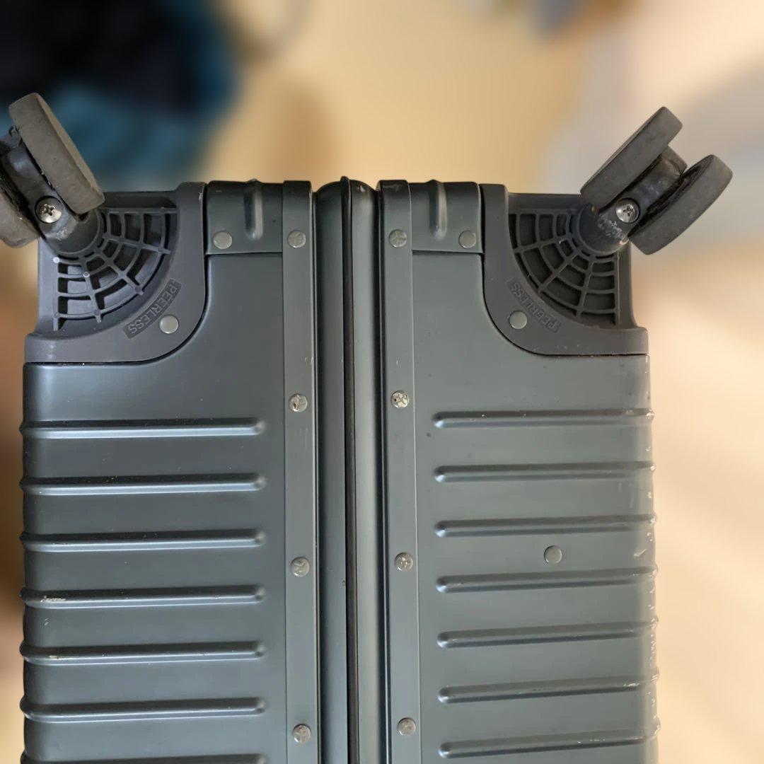 イノベーター INV7811Gun l 96L アルミスーツケース