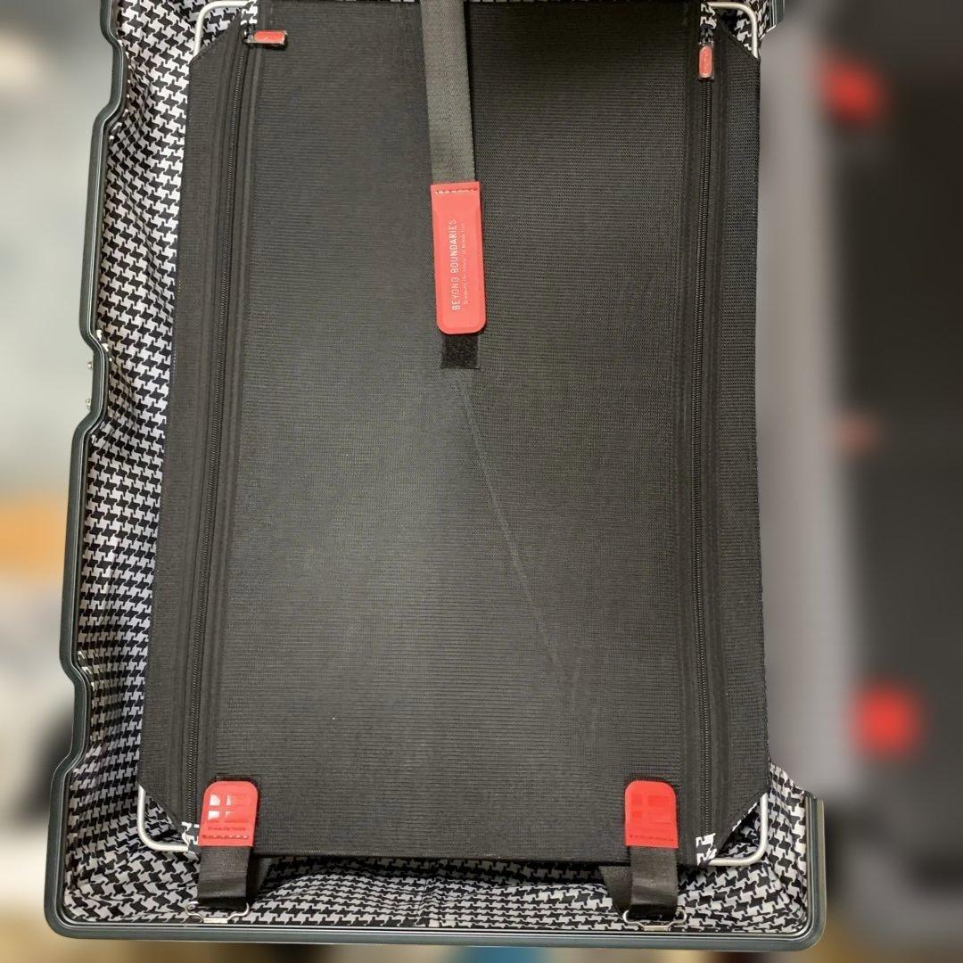 イノベーター INV7811Gun l 96L アルミスーツケース