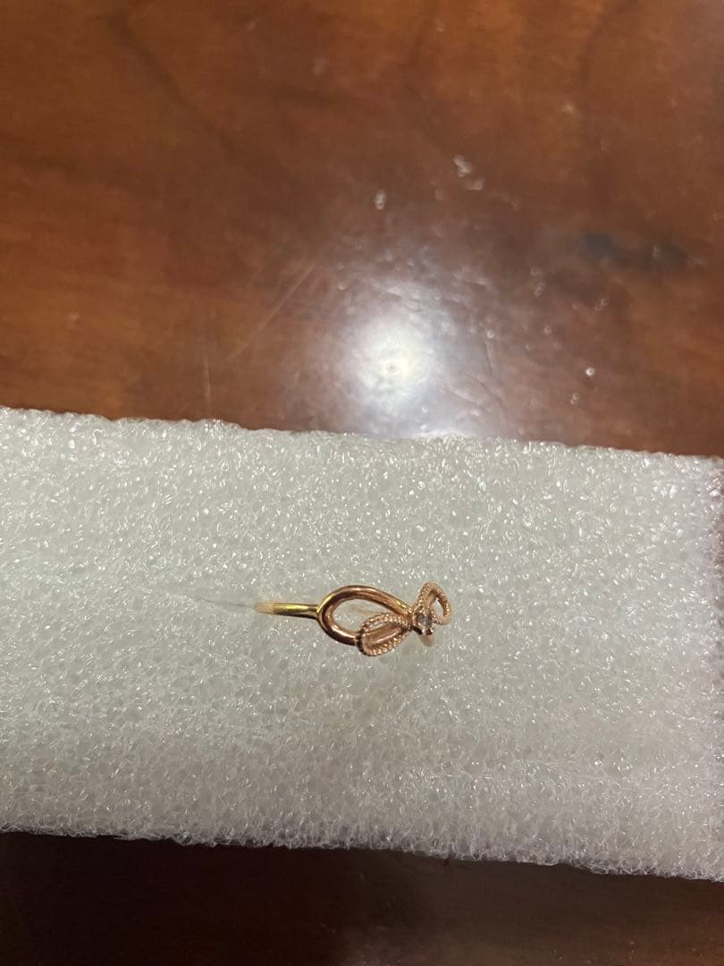 agete ピンキー リング リボン ダイヤモンド 4-5号 (K10PG)