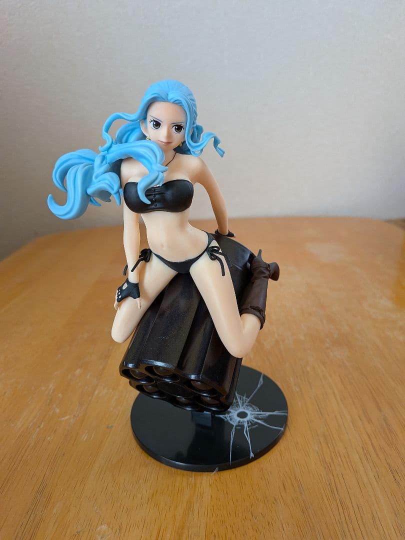 ワンピース　フラッグダイヤモンドシップ　　ペローナ・ビビ　フィギュア