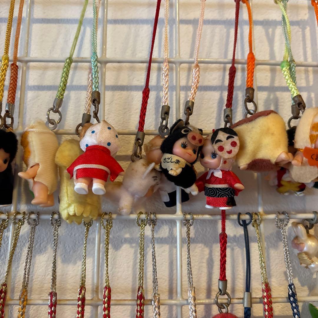 キューピーとキティのストラップ　九州メインのキャラクター　ご当地ストラップ