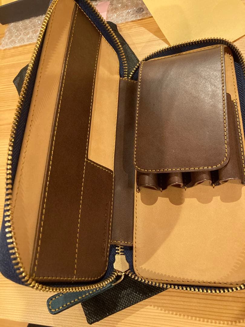 バハギア　ペンケース　ラウンドジップ型　プエブロ　オルテンシア