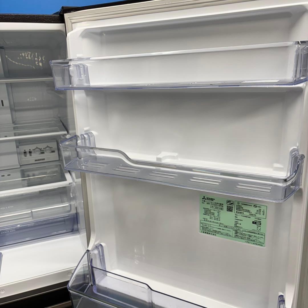 524 三菱　大人気モデル　大型冷蔵庫　300L強　自動製氷　右開き　ブラウン