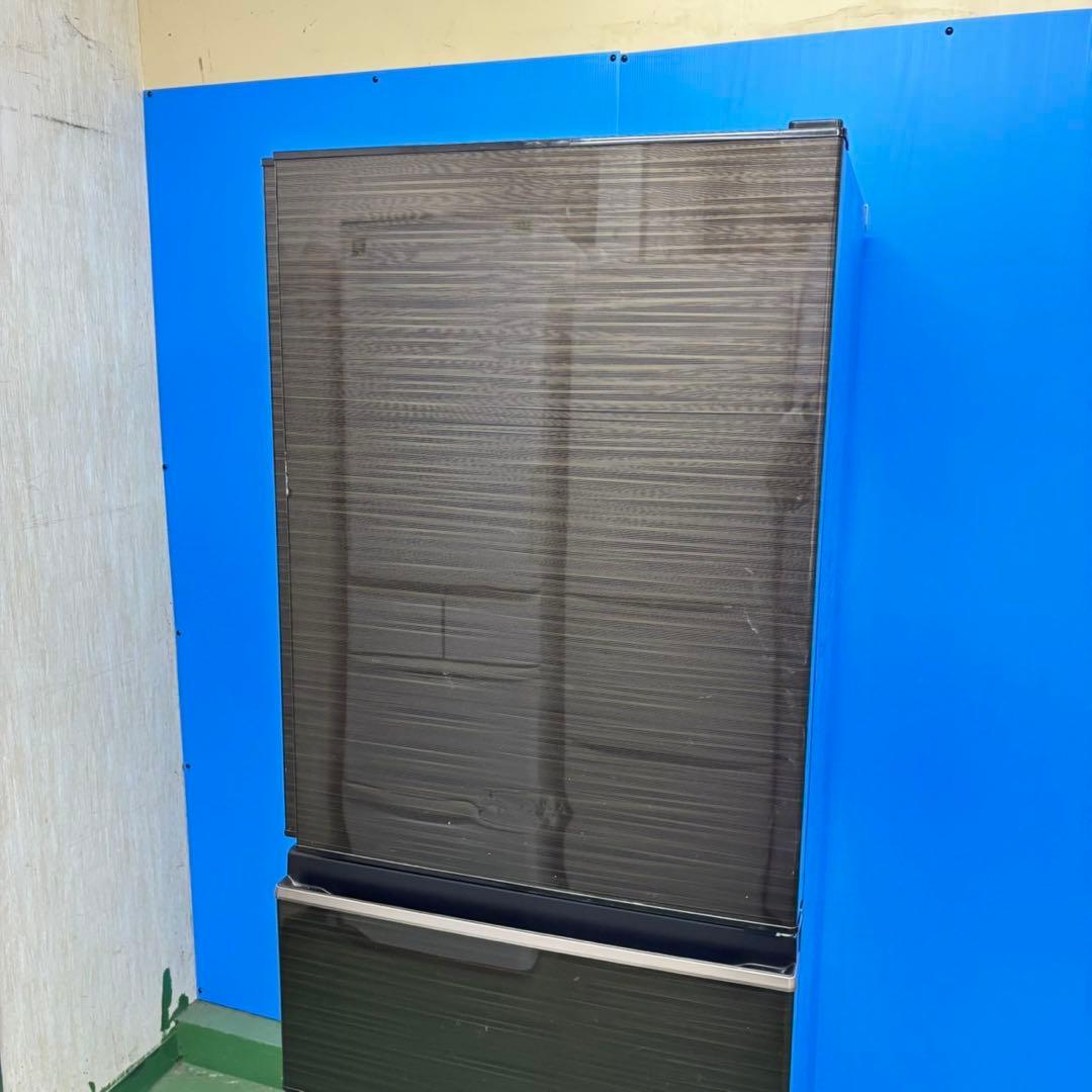 524 三菱　大人気モデル　大型冷蔵庫　300L強　自動製氷　右開き　ブラウン