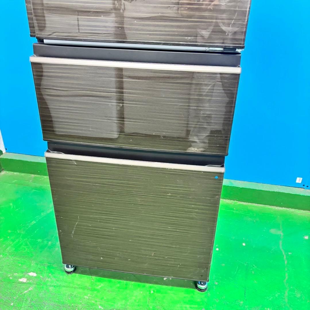 524 三菱　大人気モデル　大型冷蔵庫　300L強　自動製氷　右開き　ブラウン