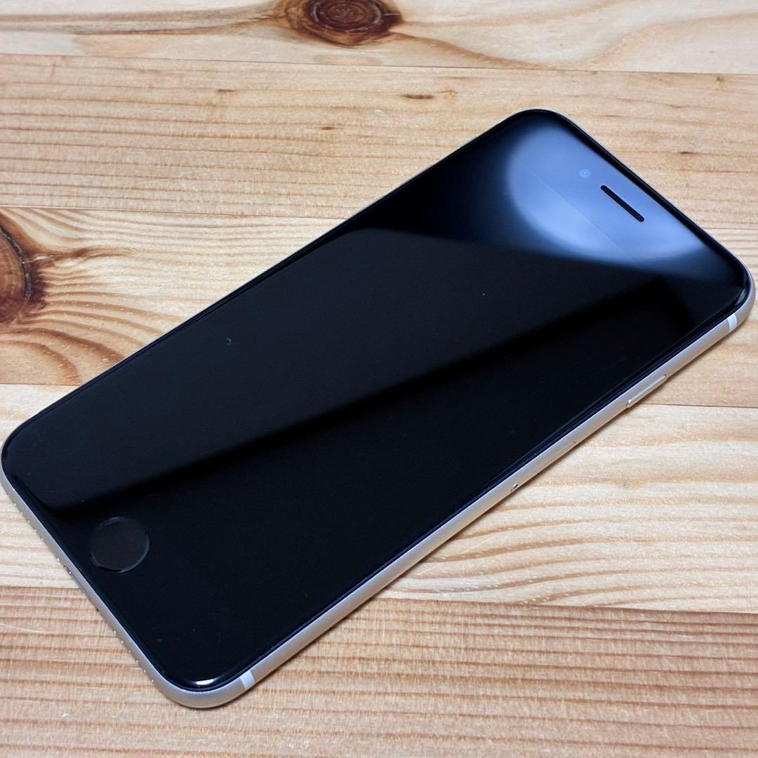 バッテリー新品　iPhoneSE第3世代64GB SIMフリー　美品　おまけ有り