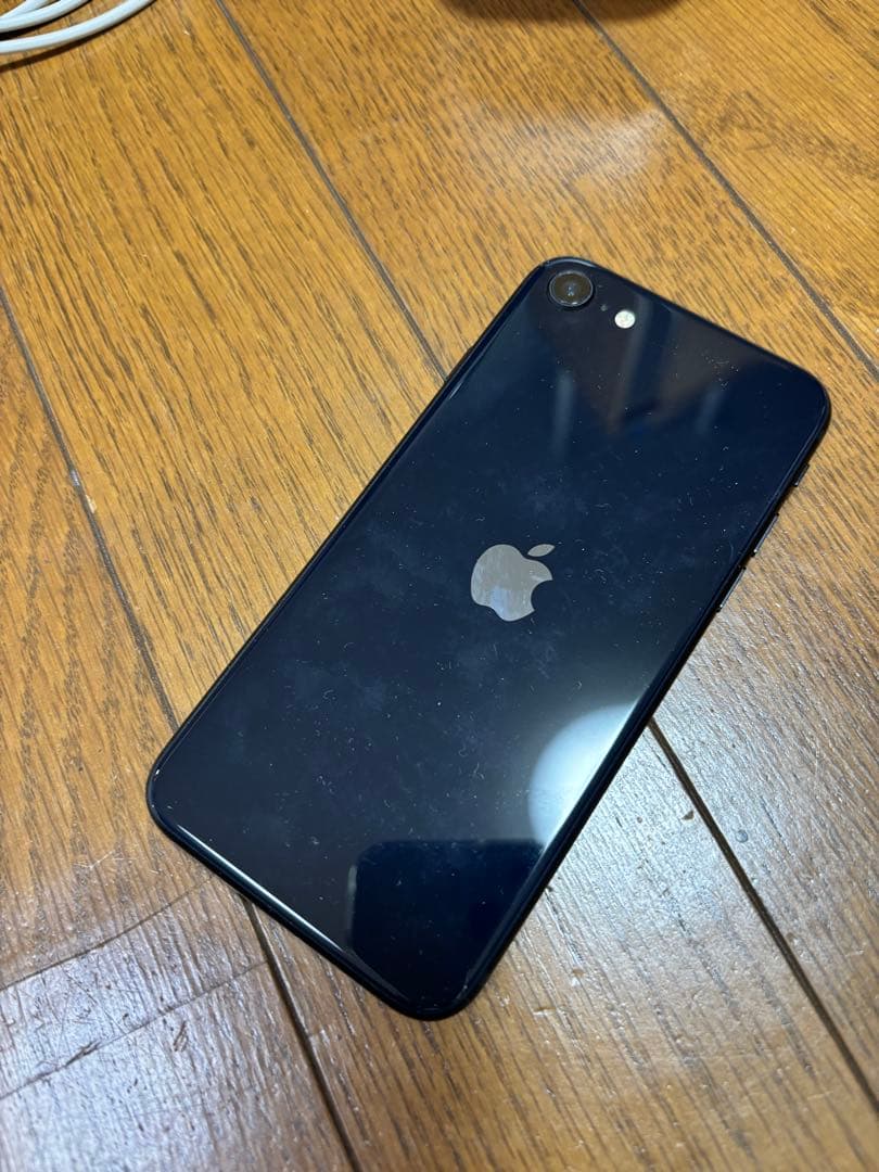 Apple iPhone se3 64Ｇおまけ多数