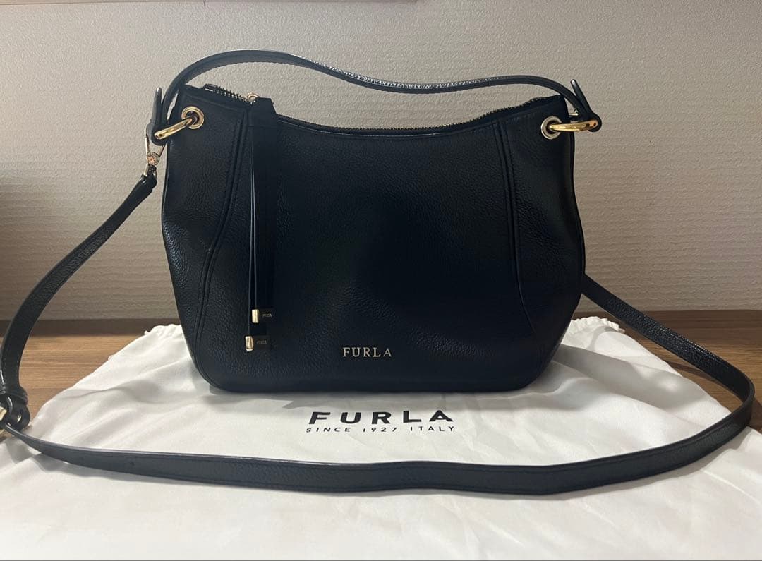美品フルラ シエナ ホーボー 2way シボ革 ショルダーバッグ ブラック