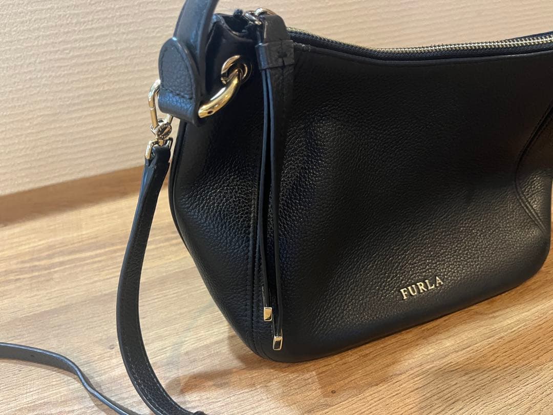 美品フルラ シエナ ホーボー 2way シボ革 ショルダーバッグ ブラック