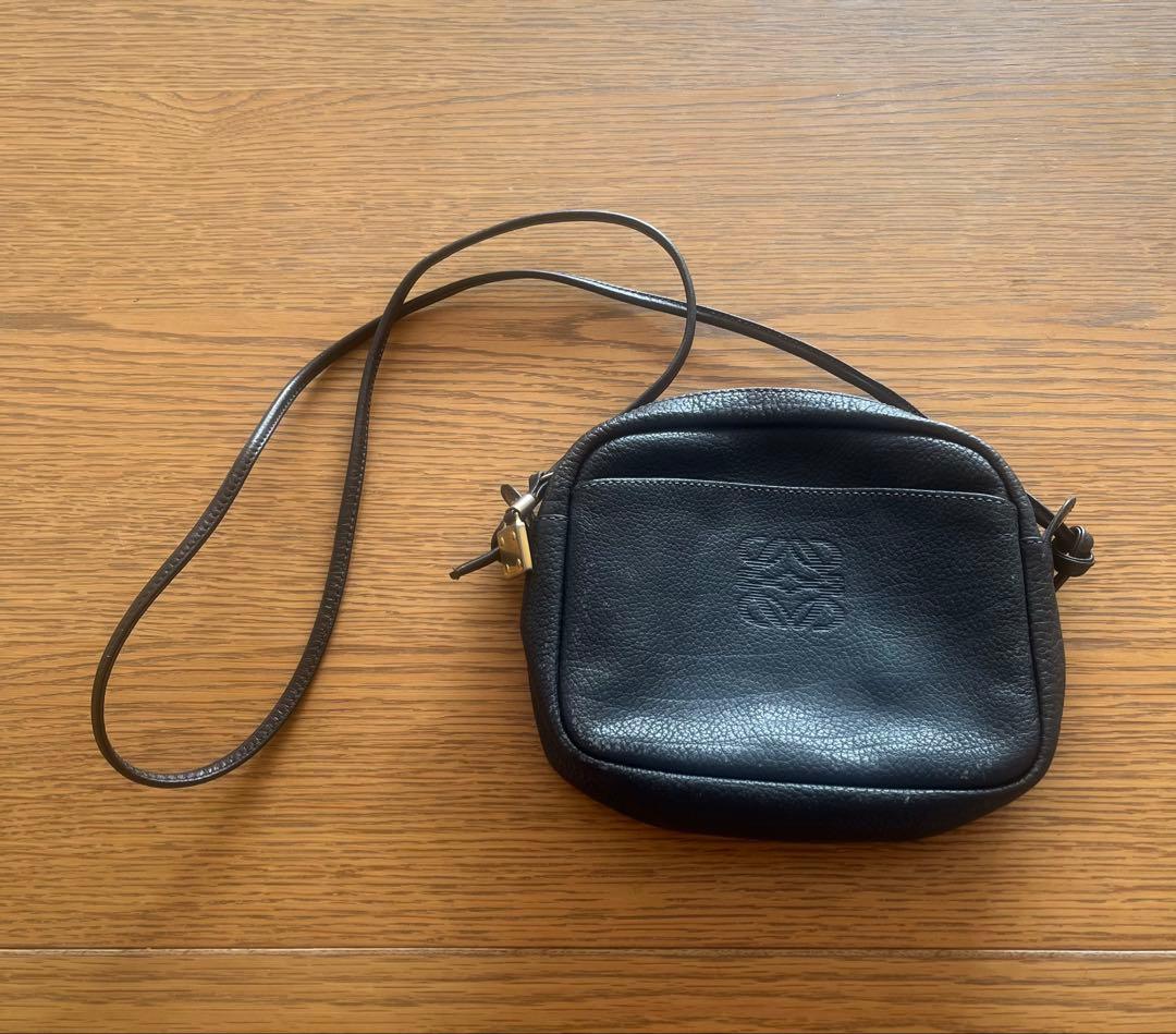 LOEWE 黒 レザー ショルダーバッグ