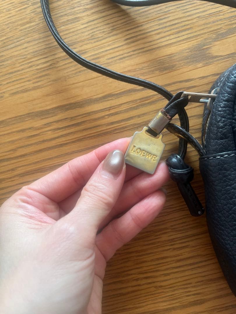 LOEWE 黒 レザー ショルダーバッグ