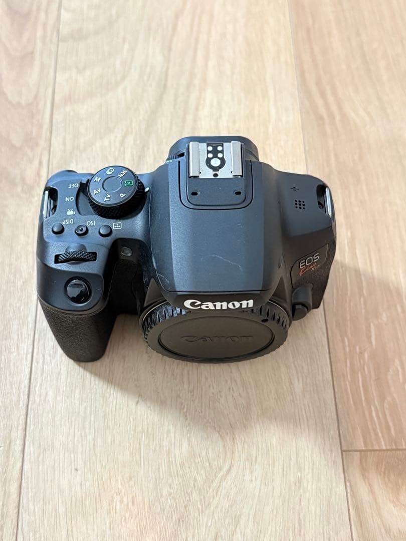 Canon EOS Kiss X10i 本体 + バッテリー・充電器