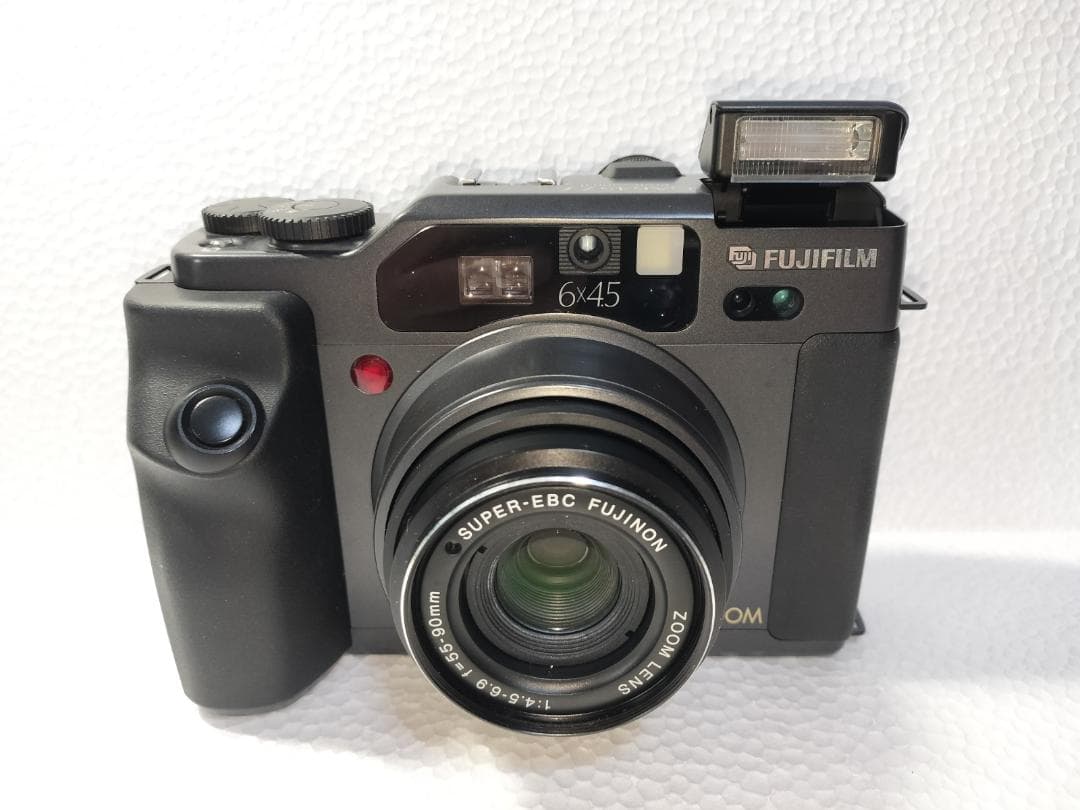 フィルムカメラ FUJIFILM GA645Zi Professional (CT 003)