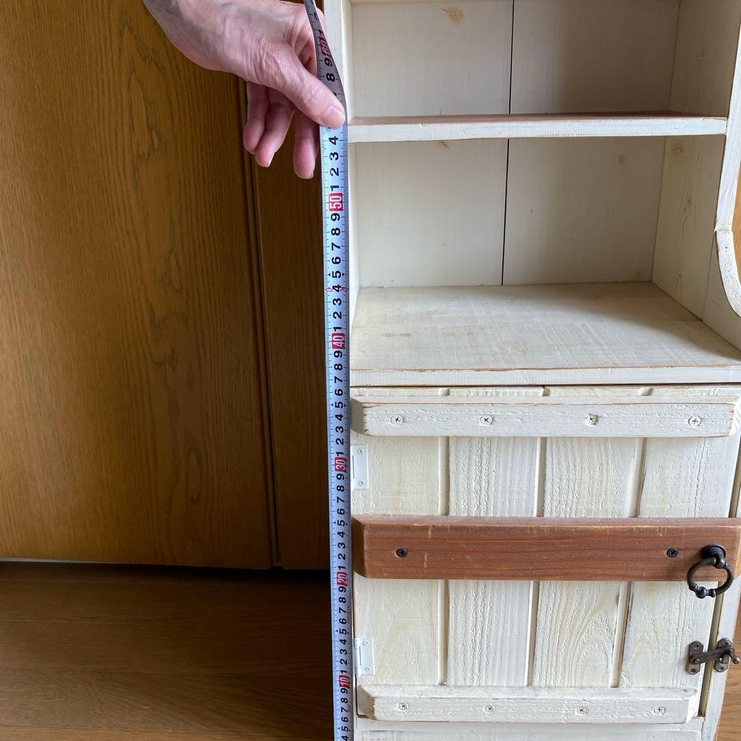 ②アンティーク棚　子供部屋