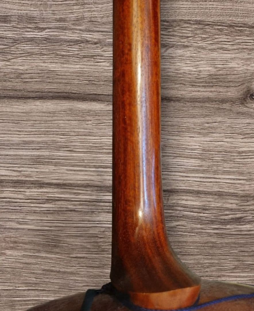 津軽三味線 皮破れ無し 糸巻き1本欠品