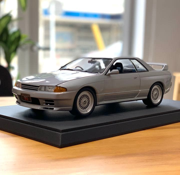 日産　スカイラインGTR  プラモデル　車　完成品