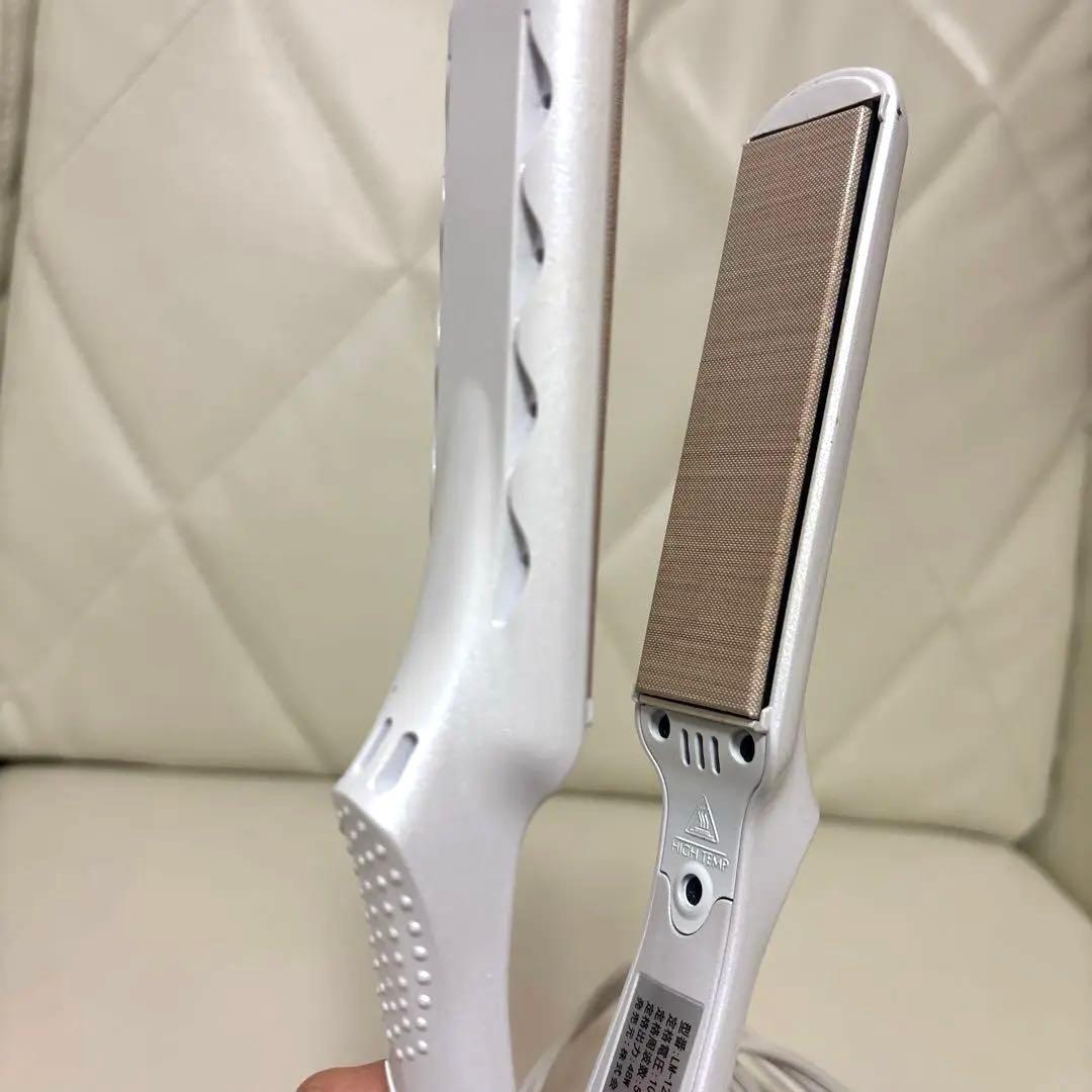 【美品】KINUIO ストレートヘアアイロン ホワイト