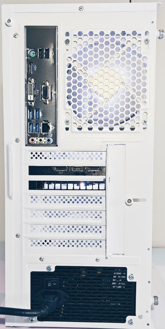 【美品】ゲーミングPC白 RTX2070 Ryzen5 5600