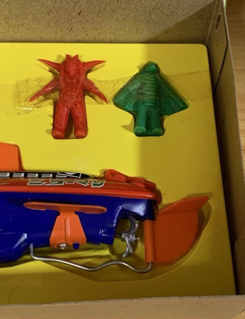 【ブルマァク】ミラーマンのサブマリン電池不要潜水艦・自動潜行浮上・ミニ怪獣4体付