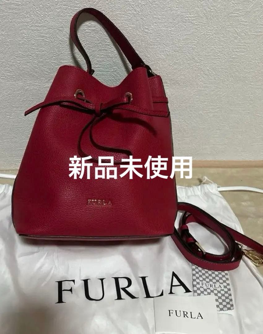 新品未使用　FURLA 大人気　巾着型バッグ コスタンザ