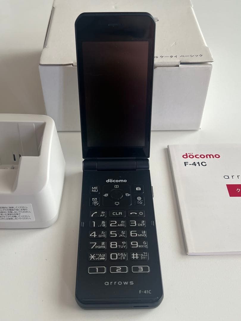 未使用　arrows F-41C docomo ネイビー　ガラケー