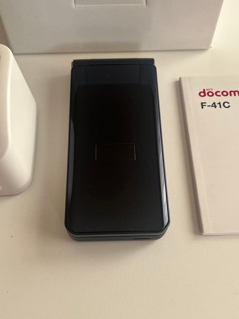 未使用　arrows F-41C docomo ネイビー　ガラケー