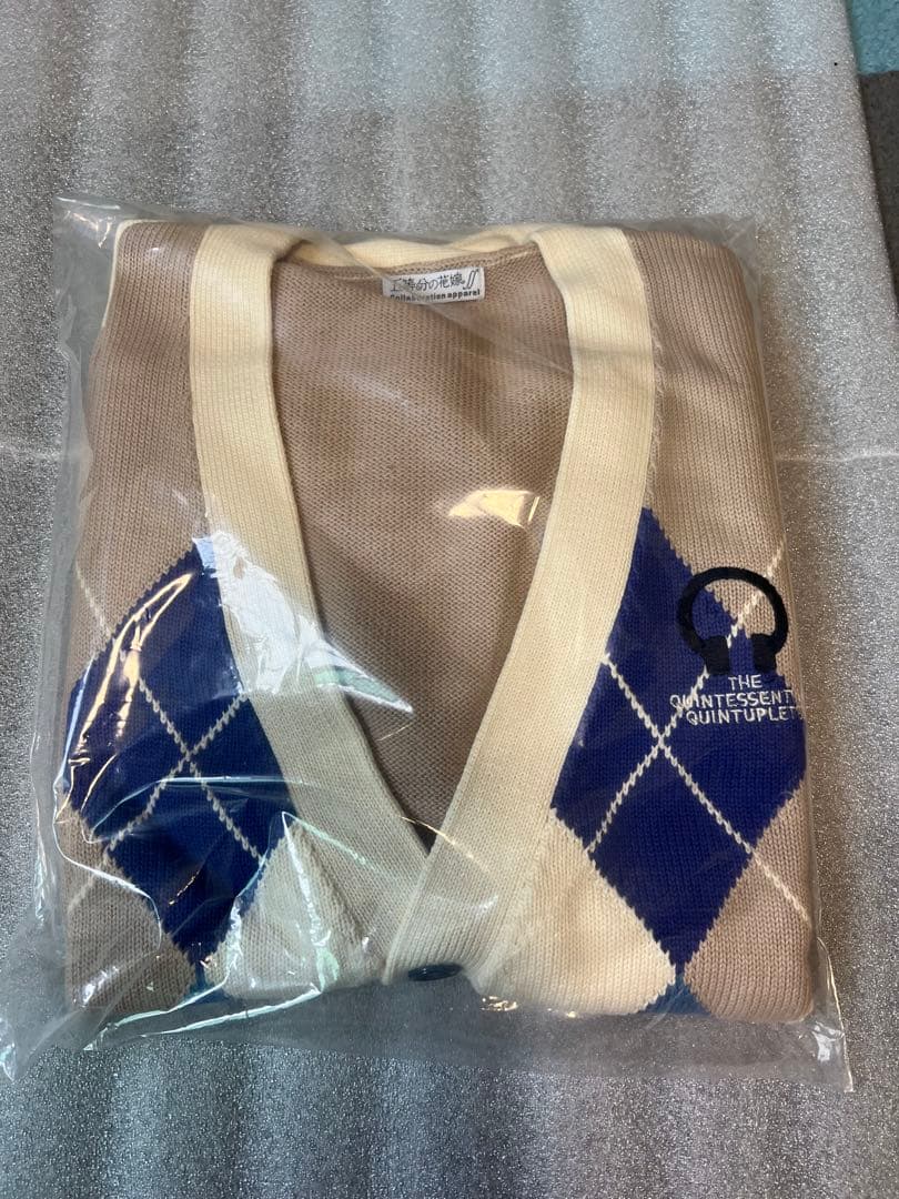 五等分の花嫁コラボレーションアパレル　三玖、二乃