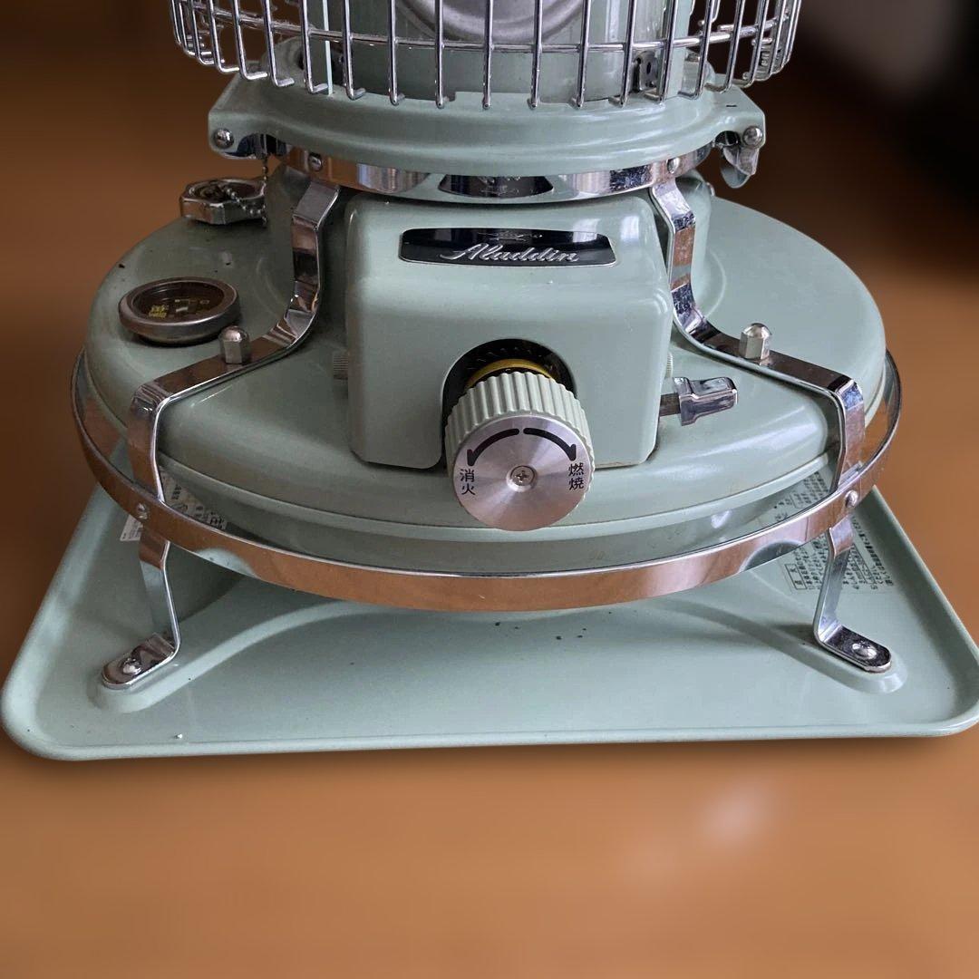 アラジン　灯油ストーブ　カバー付き　動作確認済み。芯の交換必要です。