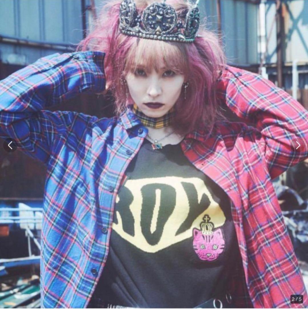 LiSA着用　ROY reflect overjoy 赤青バックジップシャツ