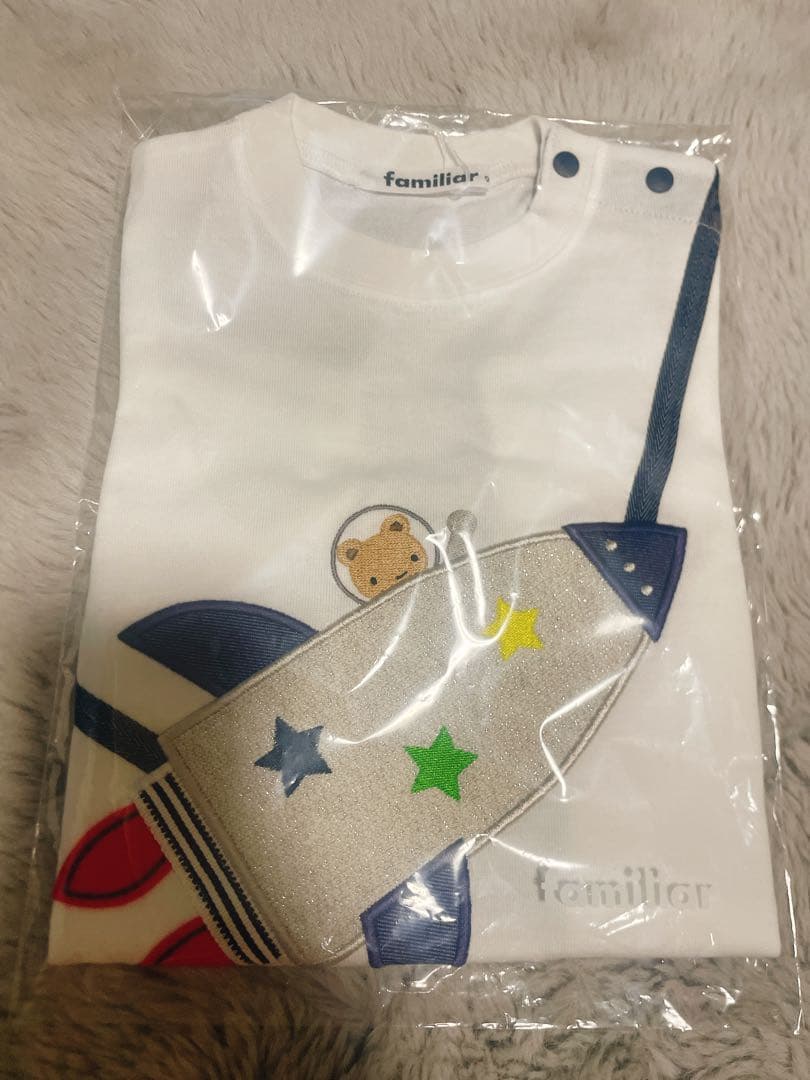 ファミリア　今期タグ付き　Tシャツ　90サイズ