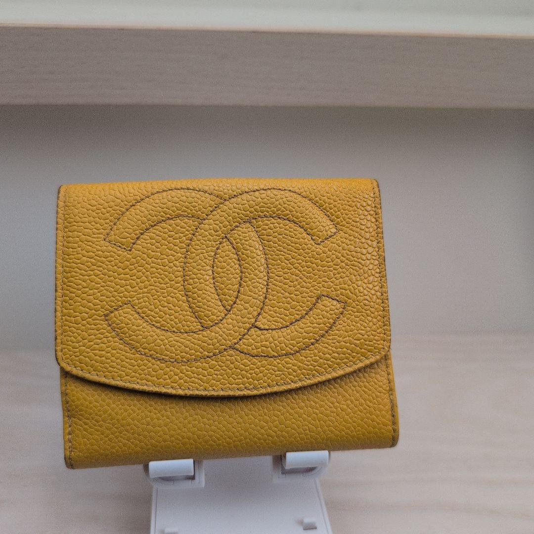 CHANEL イエロー 二つ折り財布