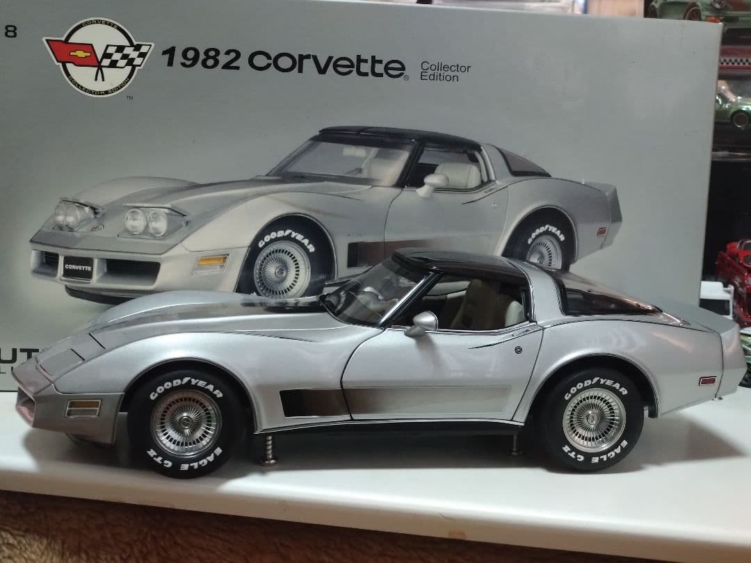 Auto art　1982　CHEVROLET　CORVETTE コルベット
