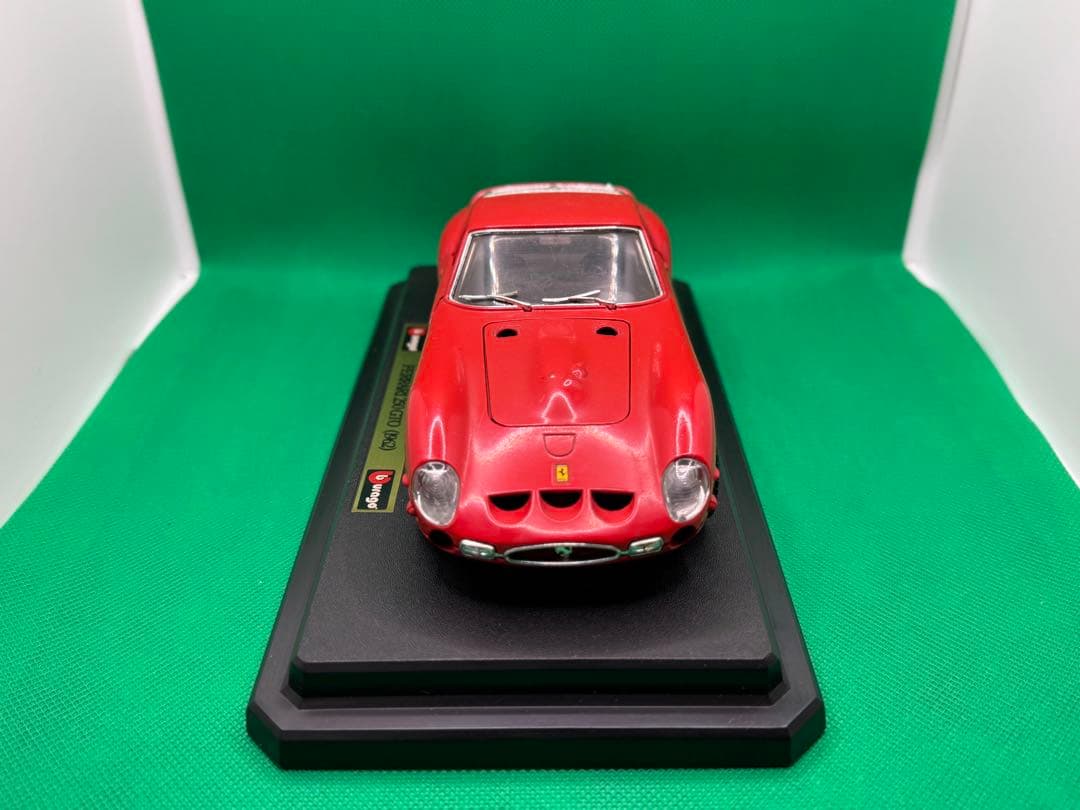 Ferrari 250 GTO 赤 ミニカー 1/18