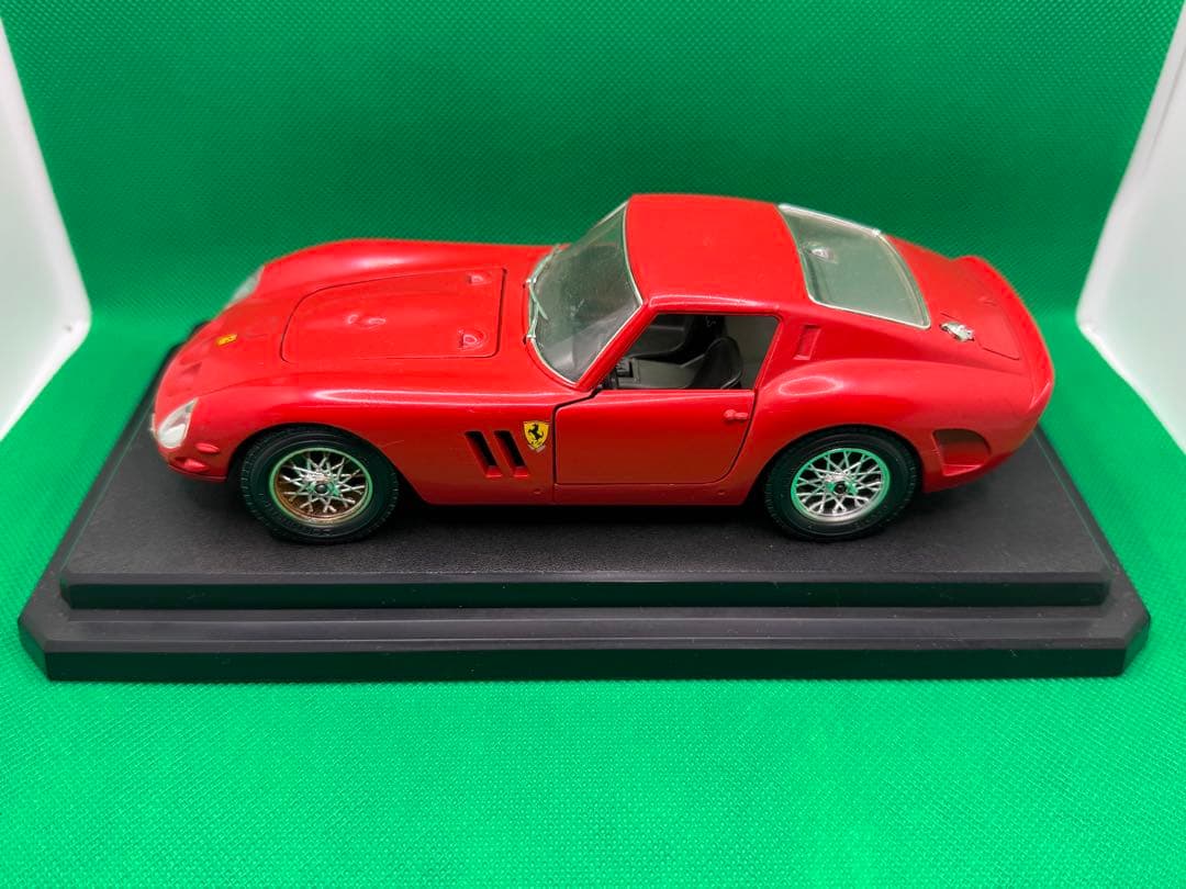 Ferrari 250 GTO 赤 ミニカー 1/18