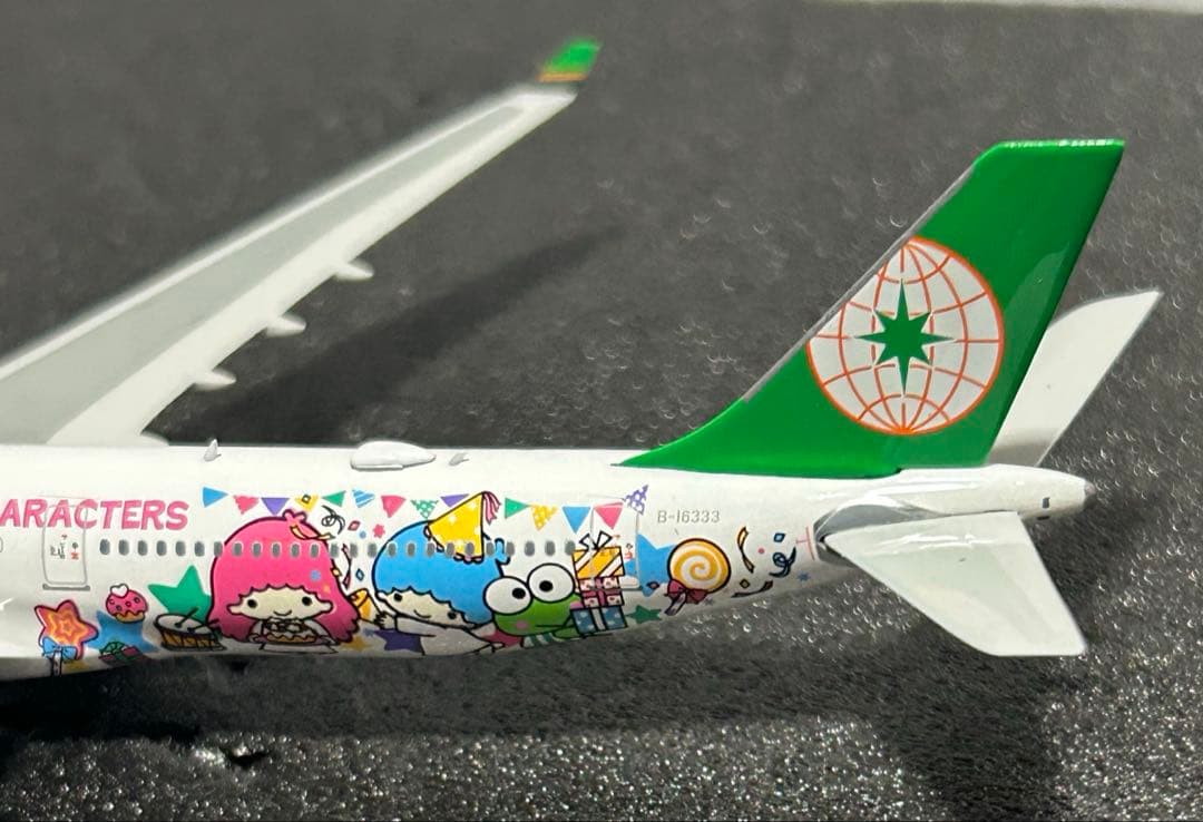 EVA AIR エバー航空 A330-300 ハローキティサンリオ