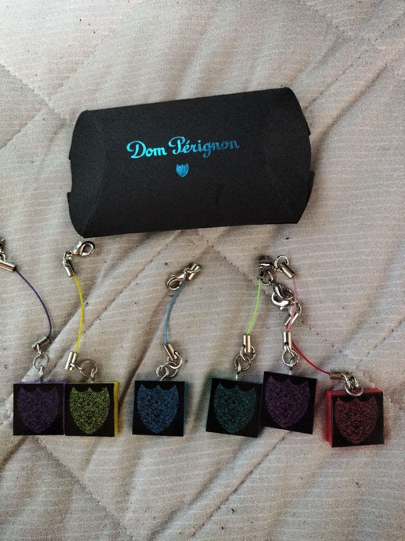 希少非売品アンディ・ウォーホル　ドンペリシャンパングラス、ストラップ6個セット