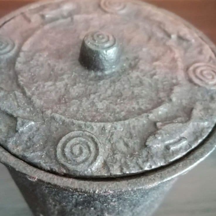 逸品　鉄味最高　古鉄　平安省鋳堂　蓋物　小物入れ　明治金工　和骨董