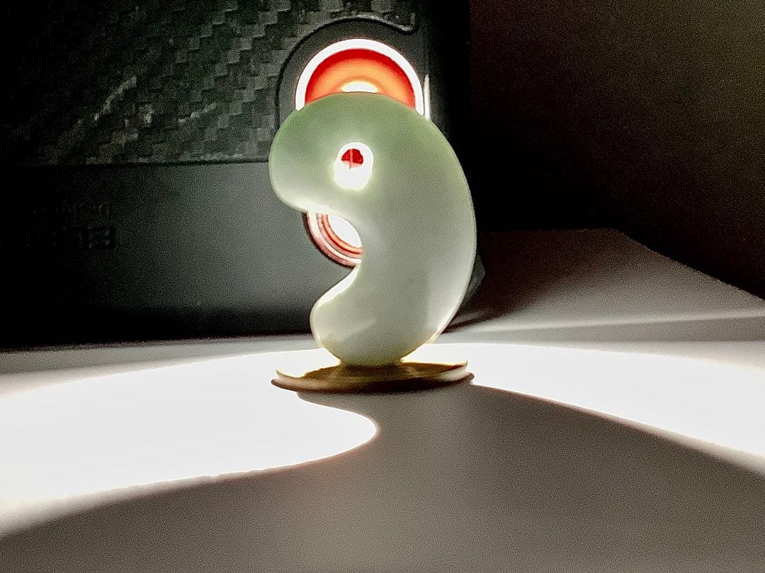 ⭕️淡緑のまだら模様（高品質淡緑色）糸魚川翡翠勾玉　鑑定機関鑑別書付　本物の極上品