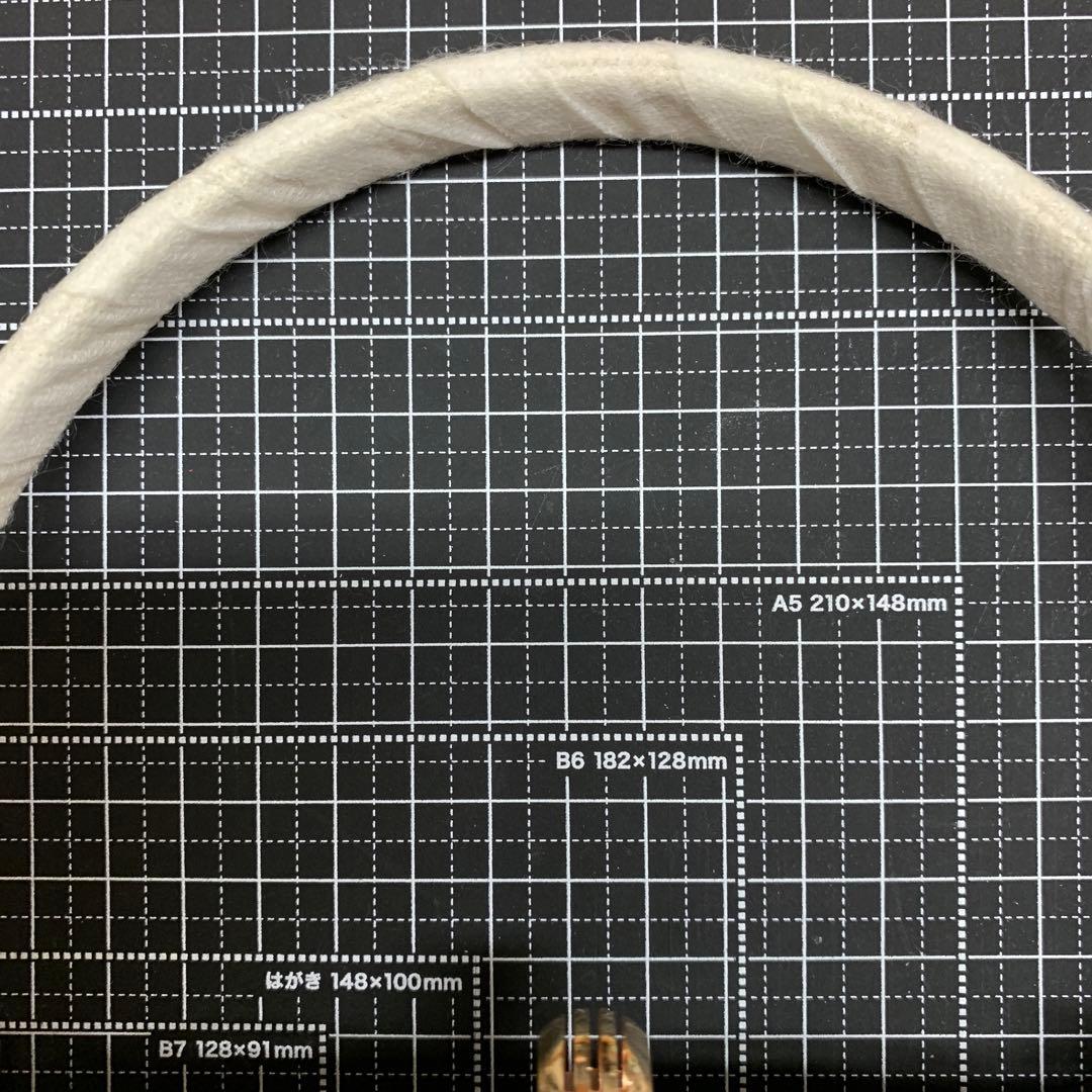新品未使用　五嶋紐 バッグ　ゴールド系網目模様ハンドバッグ